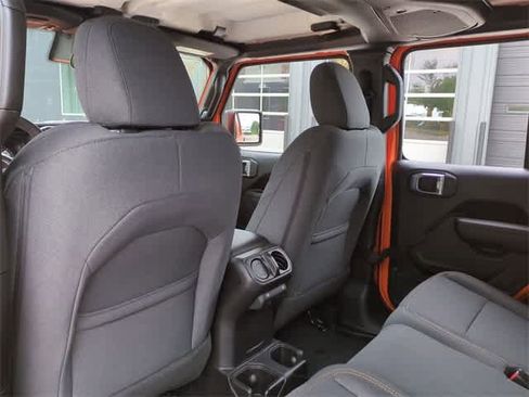 New 2025 Jeep Gladiator Sport image 18
