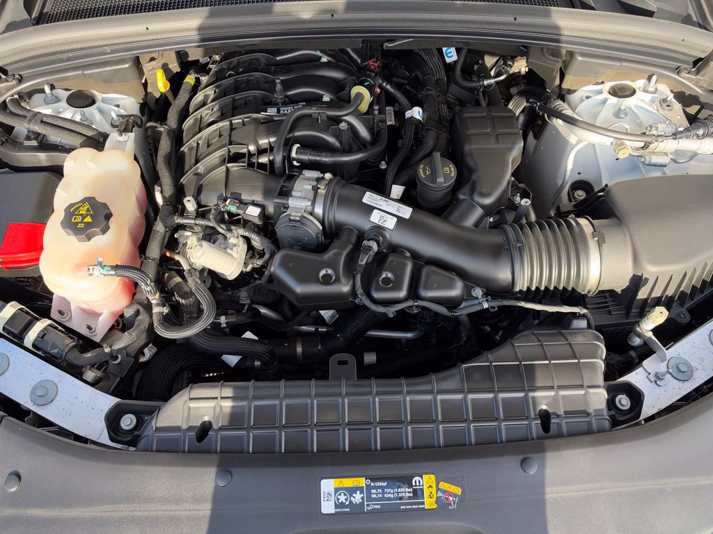 Used 2023 Jeep Grand Cherokee Limited AWD/4WD image 16