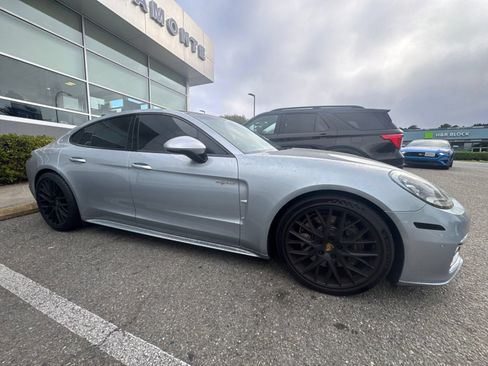Used 2019 Porsche Panamera 4 AWD/4WD image 12