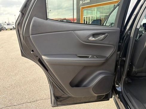 Used 2025 Chevrolet Blazer LT FWD image 25