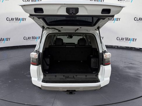 Used 2024 Toyota 4Runner TRD Off-Road Premium image 16