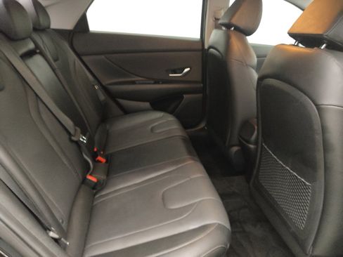 Used 2023 Hyundai Elantra Limited image 19