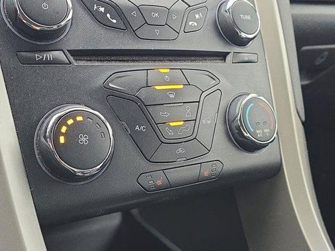 Used 2014 Ford Fusion SE w/ Equipment Group 202A image 28