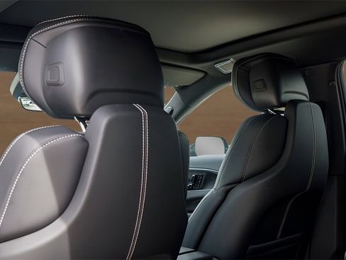 New 2026 Cadillac Lyriq Premium Luxury image 19