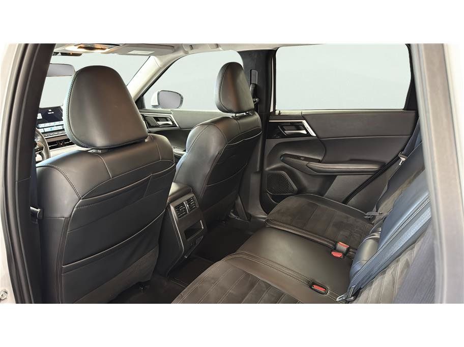 Used 2024 Mitsubishi Outlander Ralliart AWD/4WD image 13