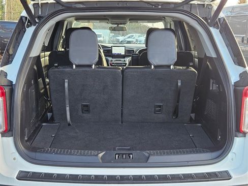 Used 2021 Ford Explorer XLT w/ Equipment Group 202A image 10