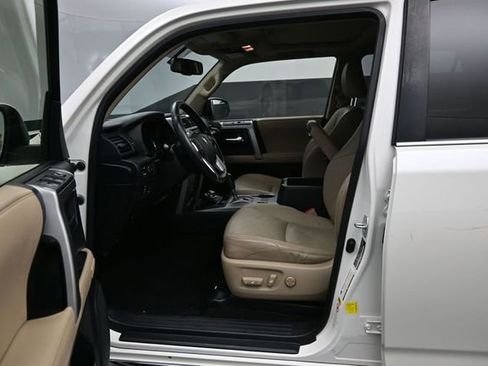 Used 2015 Toyota 4Runner Limited AWD/4WD image 9