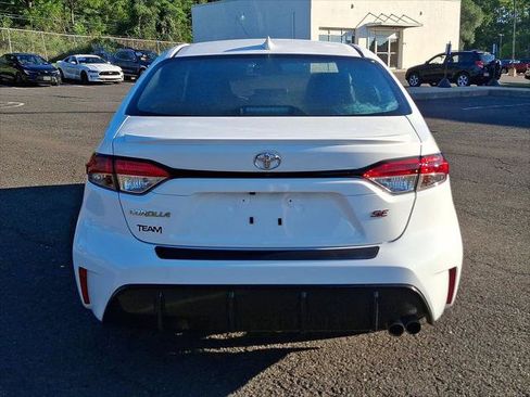 Certified 2025 Toyota Corolla SE w/ SE Premium Package FWD image 24