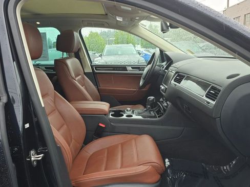 Used 2016 Volkswagen Touareg Executive AWD/4WD image 10