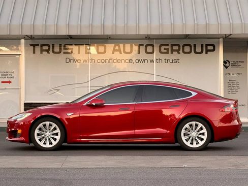 Used 2016 Tesla Model S 70 RWD image 6