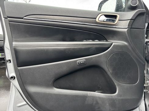 Used 2016 Jeep Grand Cherokee Limited image 23