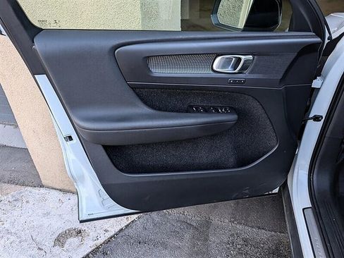 Used 2019 Volvo XC40 T5 R-Design AWD/4WD image 18