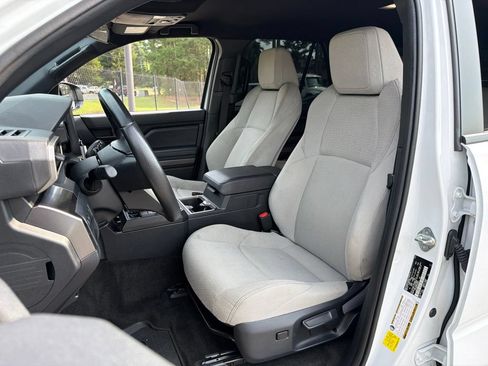 Used 2025 Toyota 4Runner SR5 AWD/4WD image 18