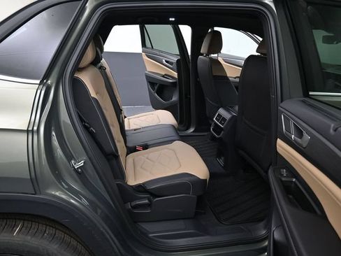 New 2026 Volkswagen Atlas Cross Sport SE AWD/4WD image 13