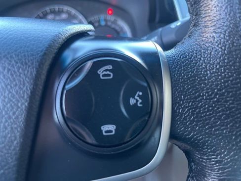 Used 2012 Toyota Camry XLE image 13