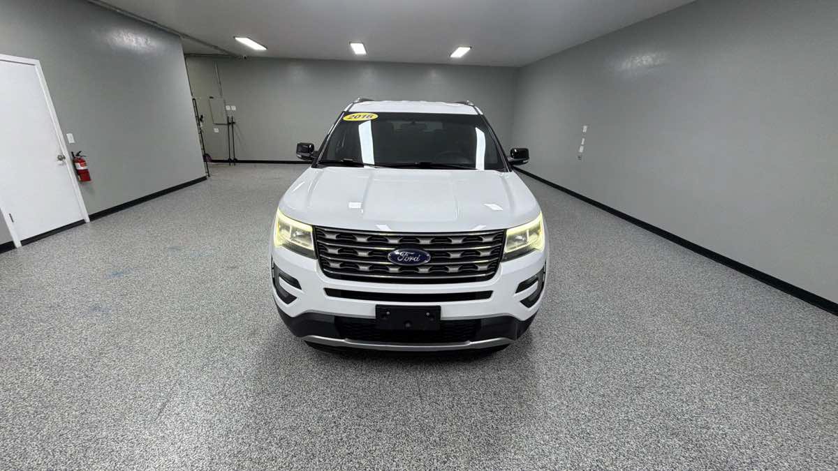 Used 2016 Ford Explorer XLT FWD image 8