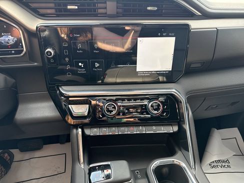 Used 2025 GMC Sierra 1500 Denali w/ Denali Reserve Package AWD/4WD image 17