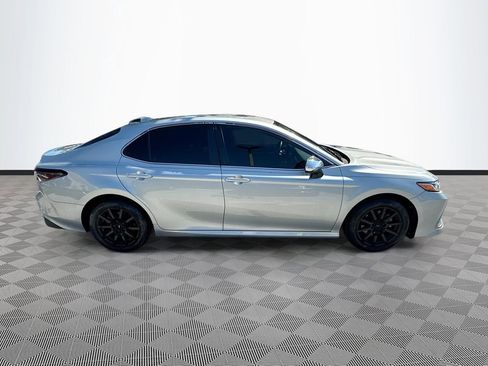 Used 2021 Toyota Camry LE image 9