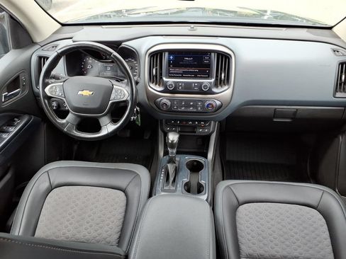 Used 2022 Chevrolet Colorado Z71 w/ Z71 Midnight Edition AWD/4WD image 17