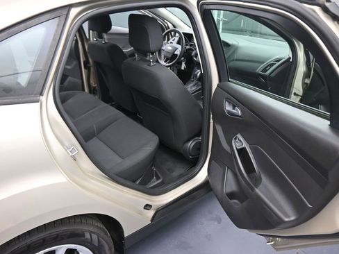 Used 2018 Ford Focus SE FWD image 43