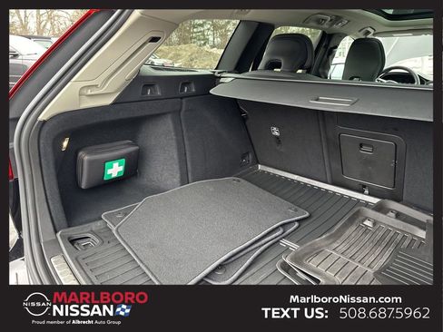 Used 2024 Volvo V60 B5 Cross Country Plus image 16