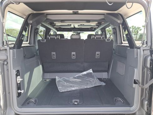 New 2026 Ford Bronco Badlands image 11