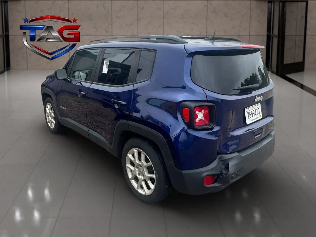 Used 2019 Jeep Renegade Latitude FWD image 3