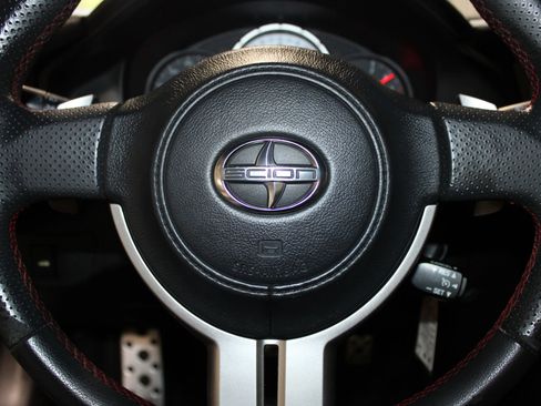 Used 2015 Scion FR-S RWD image 20