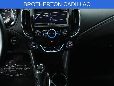 Used 2017 Chevrolet Cruze Premier FWD image 23