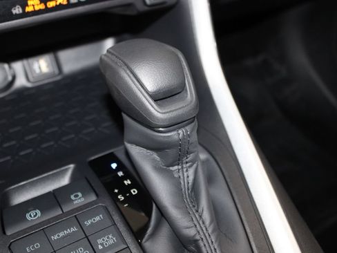 Used 2025 Toyota RAV4 LE AWD/4WD image 37