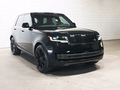 Used 2025 Land Rover Range Rover SE image 6