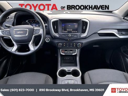 Used 2024 GMC Terrain SLE image 13