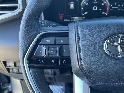 Used 2025 Toyota Sequoia Platinum image 13