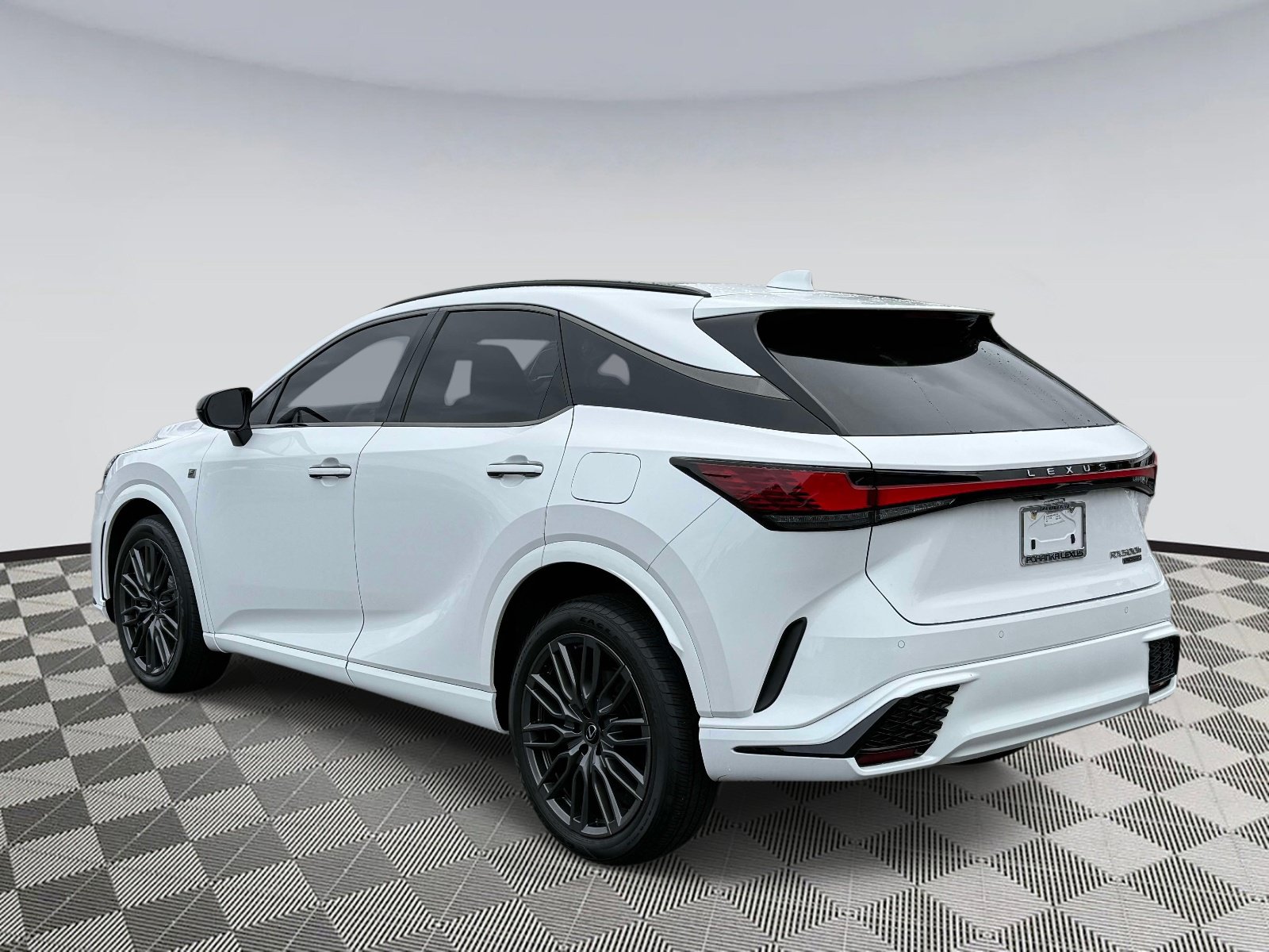 Used 2024 Lexus RX 500h F Sport w/ Cold Area Package AWD/4WD image 4