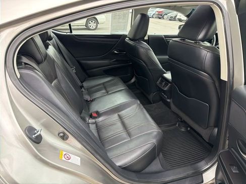 Used 2019 Lexus ES 350 350 w/ Accessory Package image 32