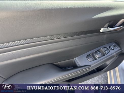 Used 2025 Nissan Altima 2.5 SV image 7