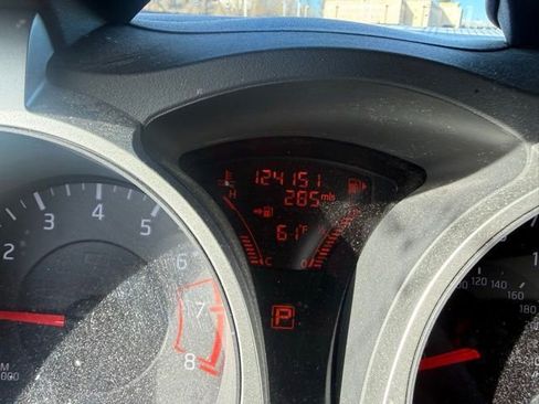 Used 2011 Nissan Juke S image 11