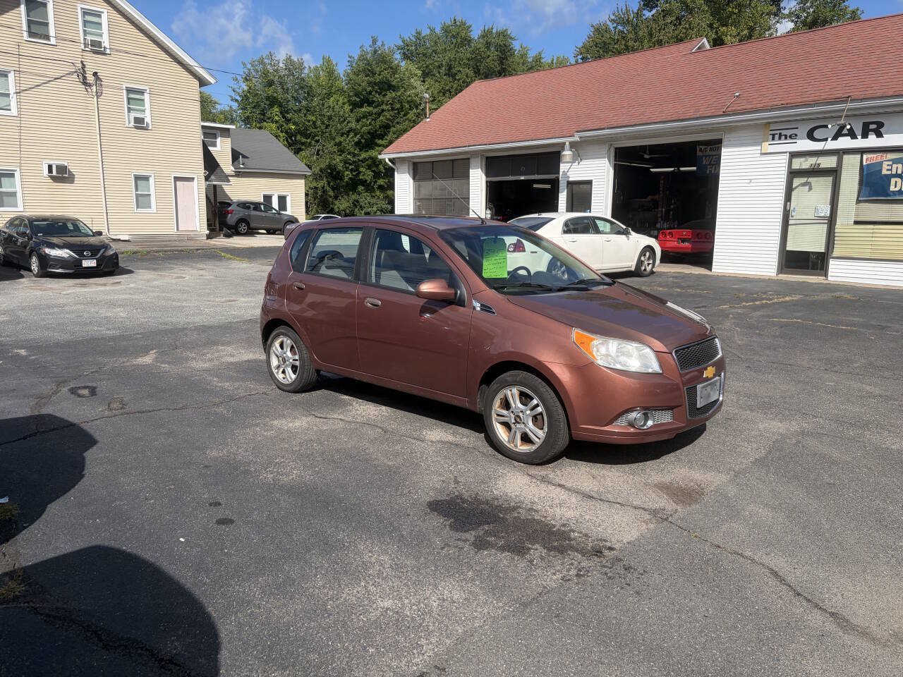 Used 2011 Chevrolet Aveo5 LT FWD image 3