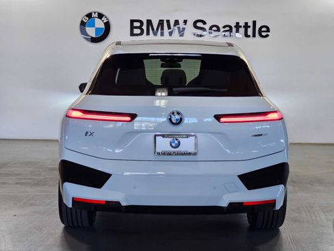 Used 2024 BMW iX xDrive50 w/ Premium Package AWD/4WD image 5