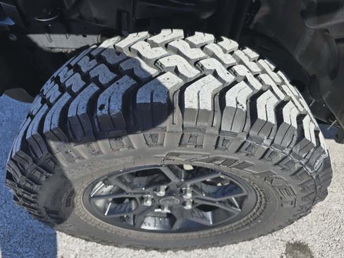 Used 2024 Jeep Wrangler Willys image 9