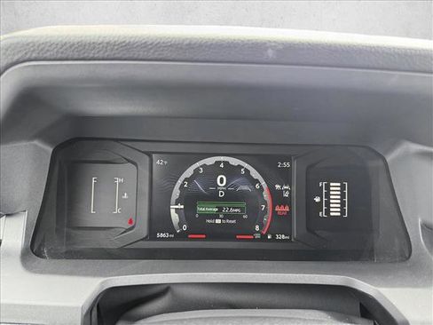 Certified 2025 Toyota Tacoma SR5 AWD/4WD image 12