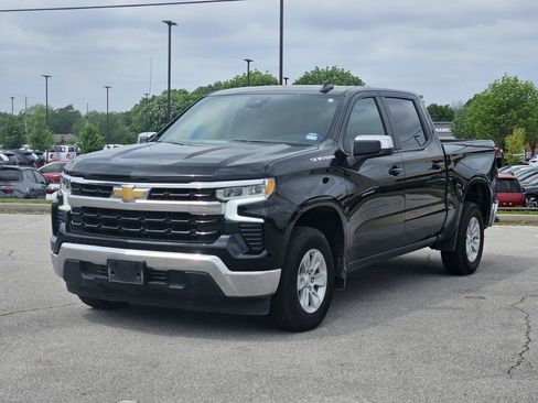 Used 2025 Chevrolet Silverado 1500 LT RWD image 2