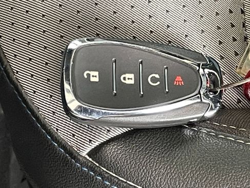 Used 2025 Chevrolet Trax LT image 21