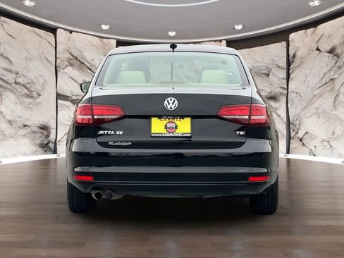 Used 2017 Volkswagen Jetta SE image 6