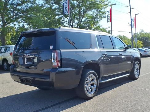 Used 2016 GMC Yukon XL SLE w/ Convenience Package image 4