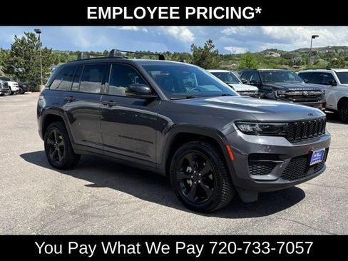 Used 2023 Jeep Grand Cherokee Altitude AWD/4WD image 9