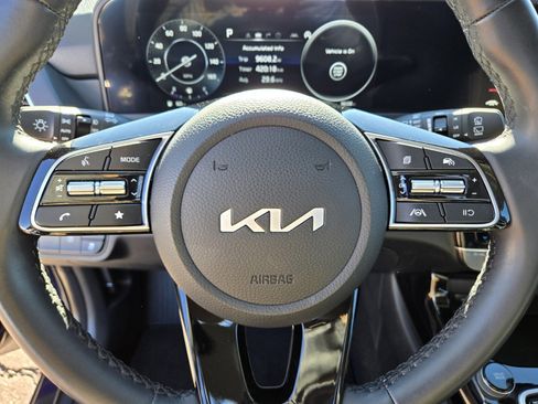 Certified 2025 Kia Seltos EX image 22