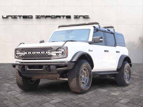 Used 2024 Ford Bronco Badlands AWD/4WD image 3