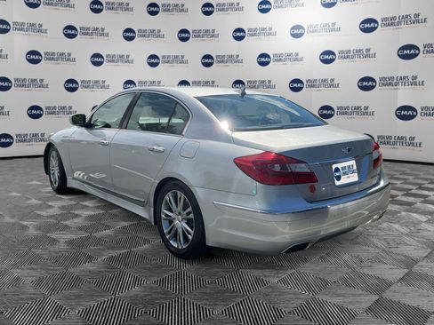 Used 2012 Hyundai Genesis 4.6 RWD image 3