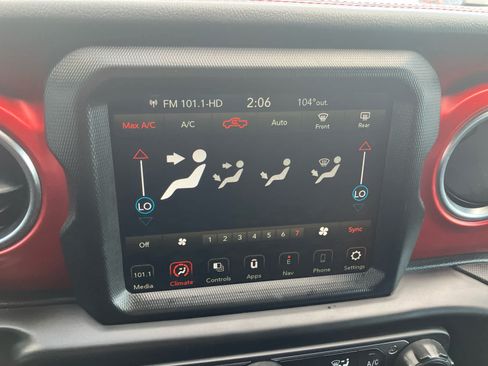 Used 2022 Jeep Gladiator Rubicon w/ LED Lighting Group AWD/4WD image 22